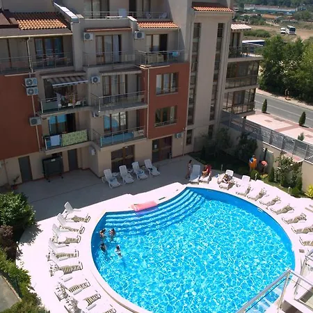 Апартамент Sea'n'pool In *